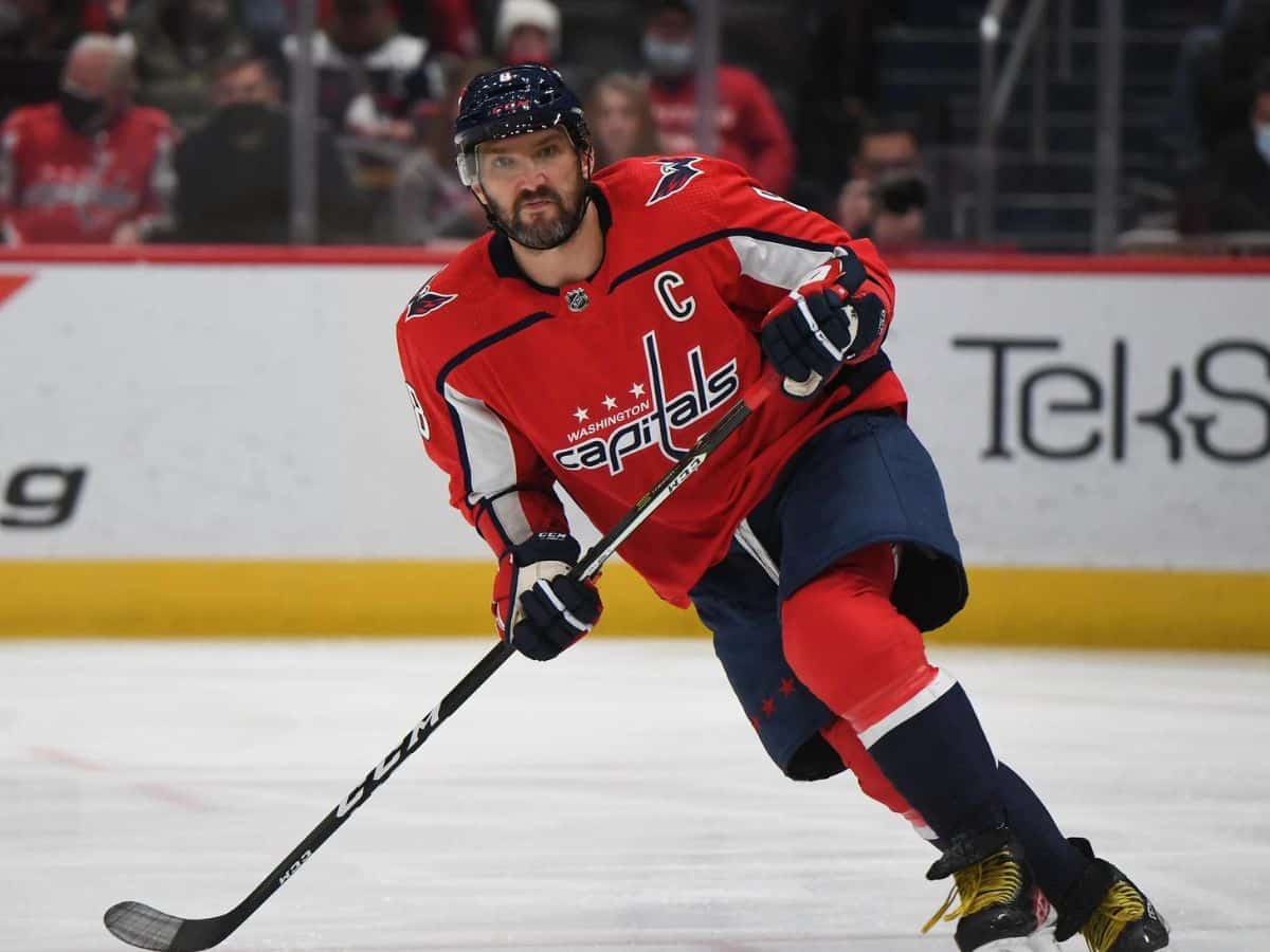 “It’s completely different,” NHL great Alex Ovechkin compares position TRANSITION from center to wing during early stages of career