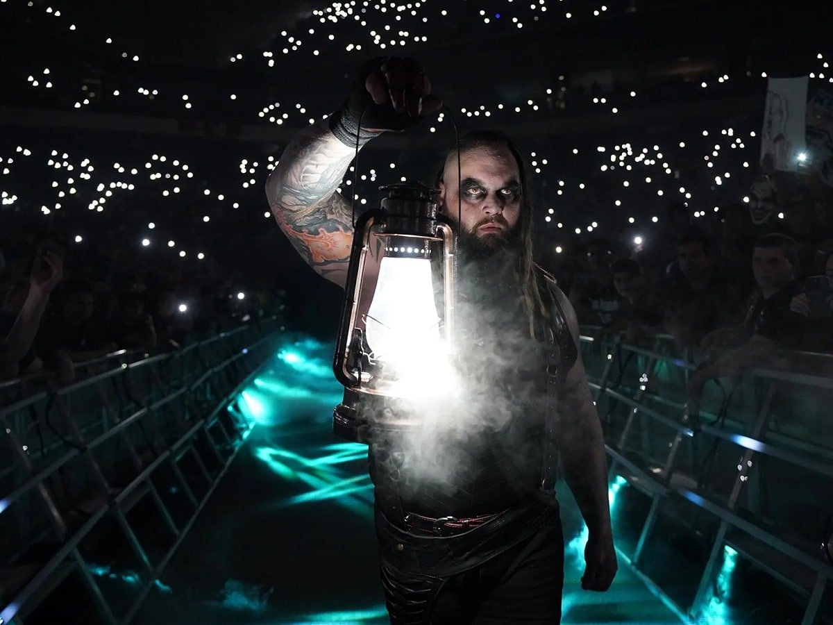 37-year-old Superstar recalls wholesome gesture by Bray Wyatt to help young talent and WWE at a Live Event