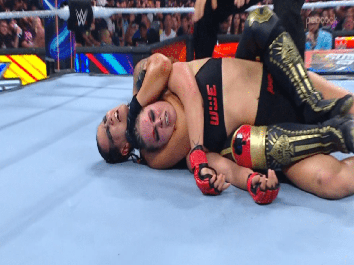 “Thank god that’s over”- Wrestling Twitter expresses disappointment as Shayna Baszler makes Ronda Rousey pass out in a boring MMA rules match at SummerSlam