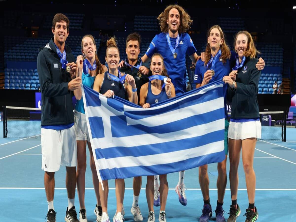 Stefanos Tsitsipas with Greece team