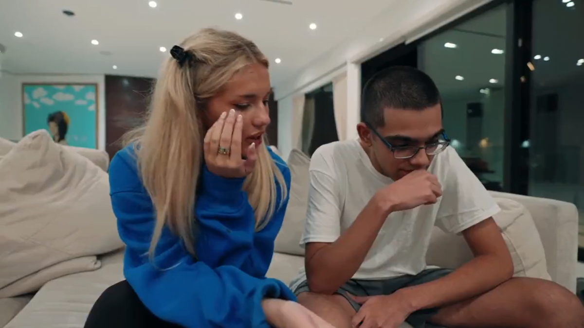 "You post t*ts on OnlyFans," N3ON BASHES and triggers Onlyfans model Breckie Hill for being disrespectful