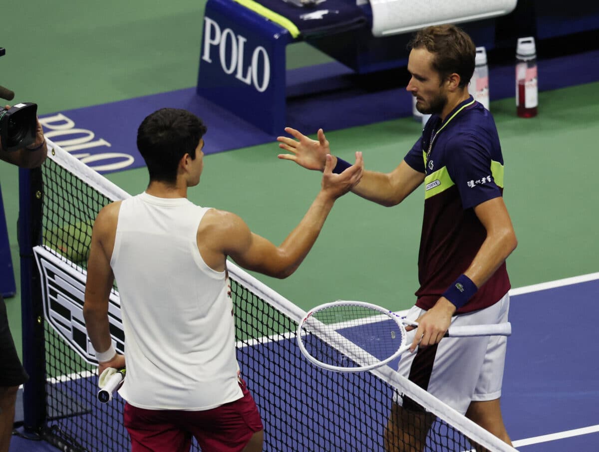 Carlos Alcaraz and (R) Daniil Medvedev after the match