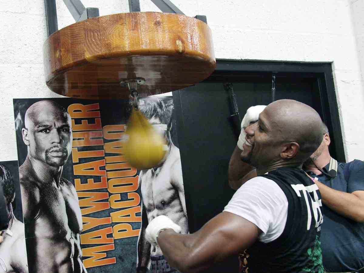 “It’s a wonderful treat,” Joe Rogan reveals secret behind non-alcoholic Floyd Mayweather drinking soda right after intense workout