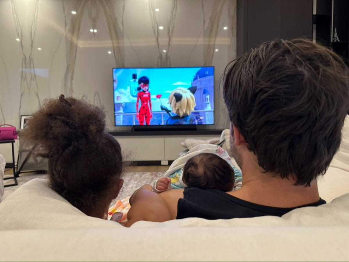 Serena Williams’ husband Alexis Ohanian shares a new picture with his two daughters as he enjoys his ‘paternity leave’