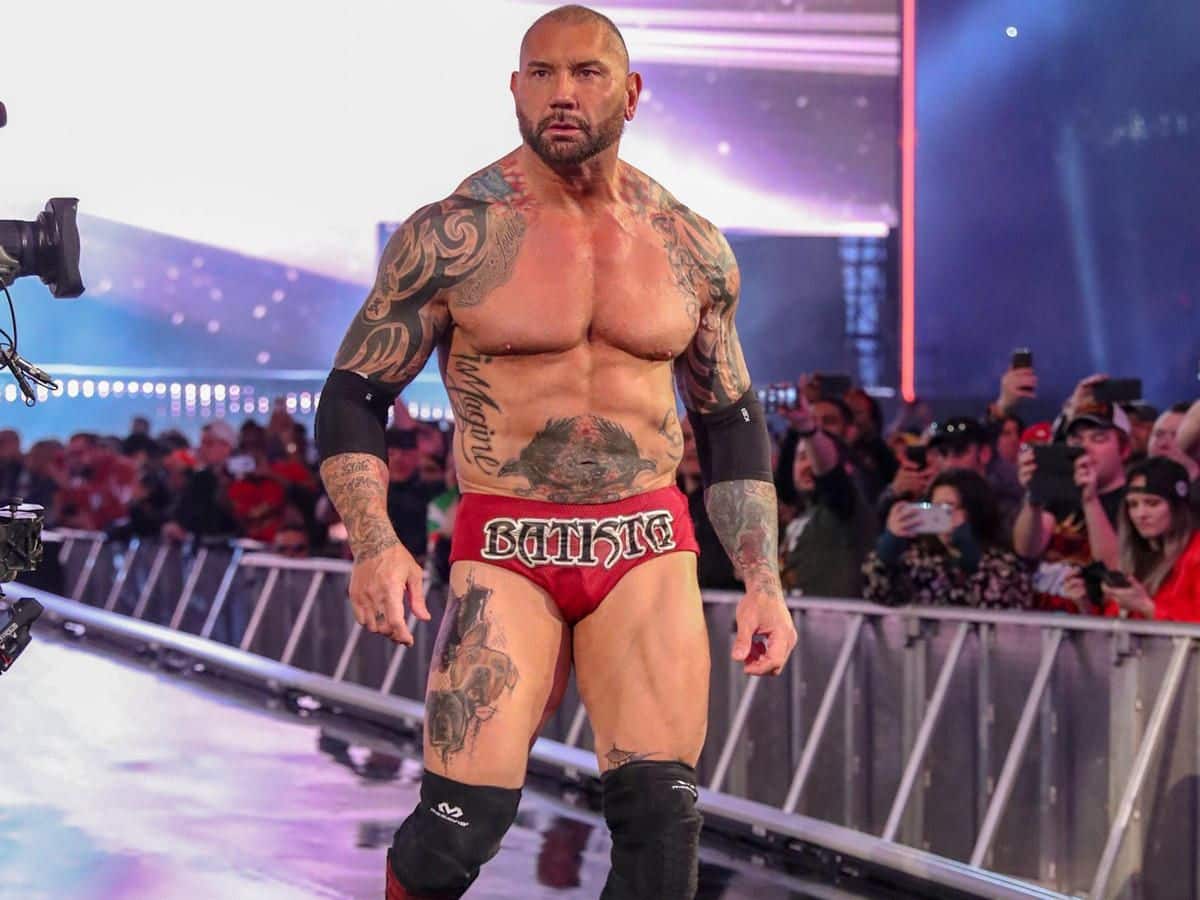 Dave used to be a bouncer: What to Do When 289 lbs Muscled Hunk Dave  Bautista Tries to Choke You Out? Jiu-Jitsu Black Belt Effortlessly Slams  the Marvel Star - FandomWire