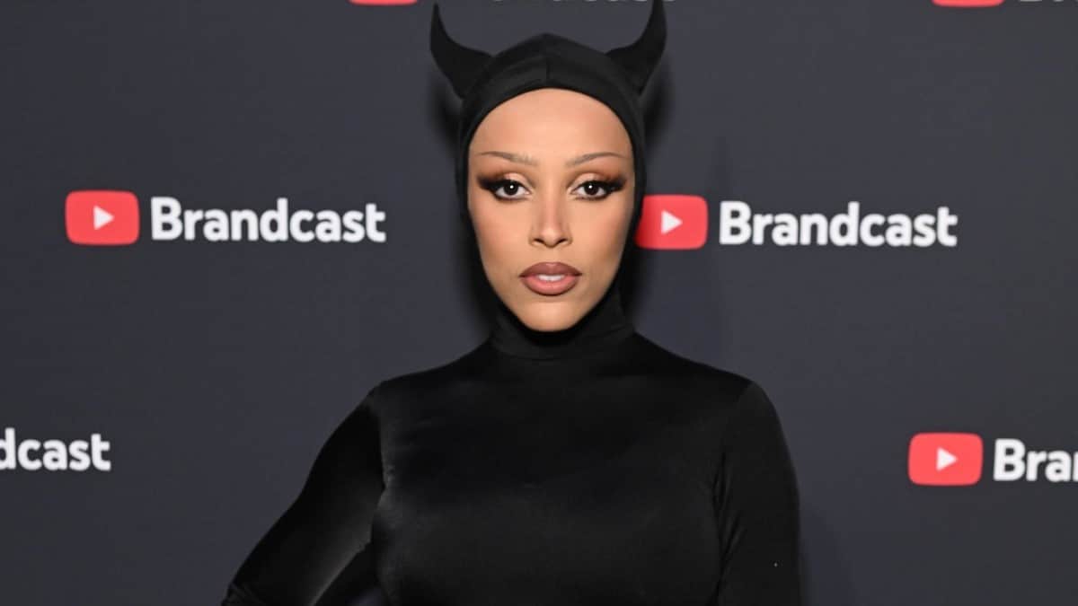 Faze YourRAGE TROLLS Doja Cat for selling just 55,000 copies of her new album 'Scarlet' first week after "selling her soul to the devil"