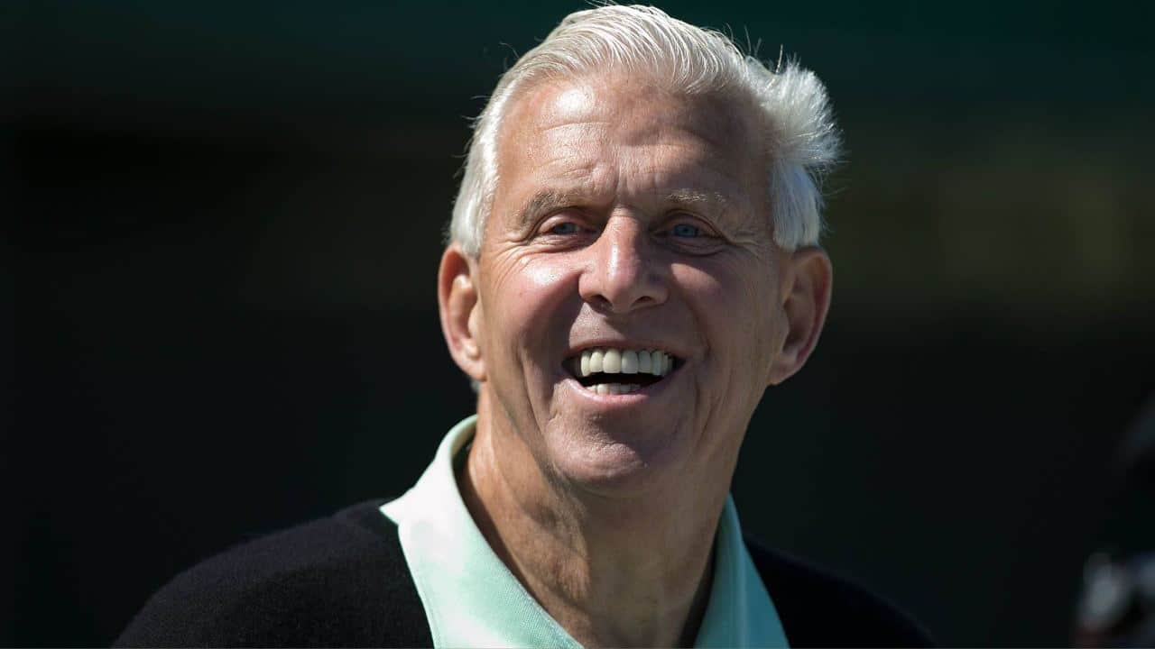 Ex-coach Bill Parcells loaned $4,000,000 to 20 former Giants players facing financial crisis in a heartfelt gesture