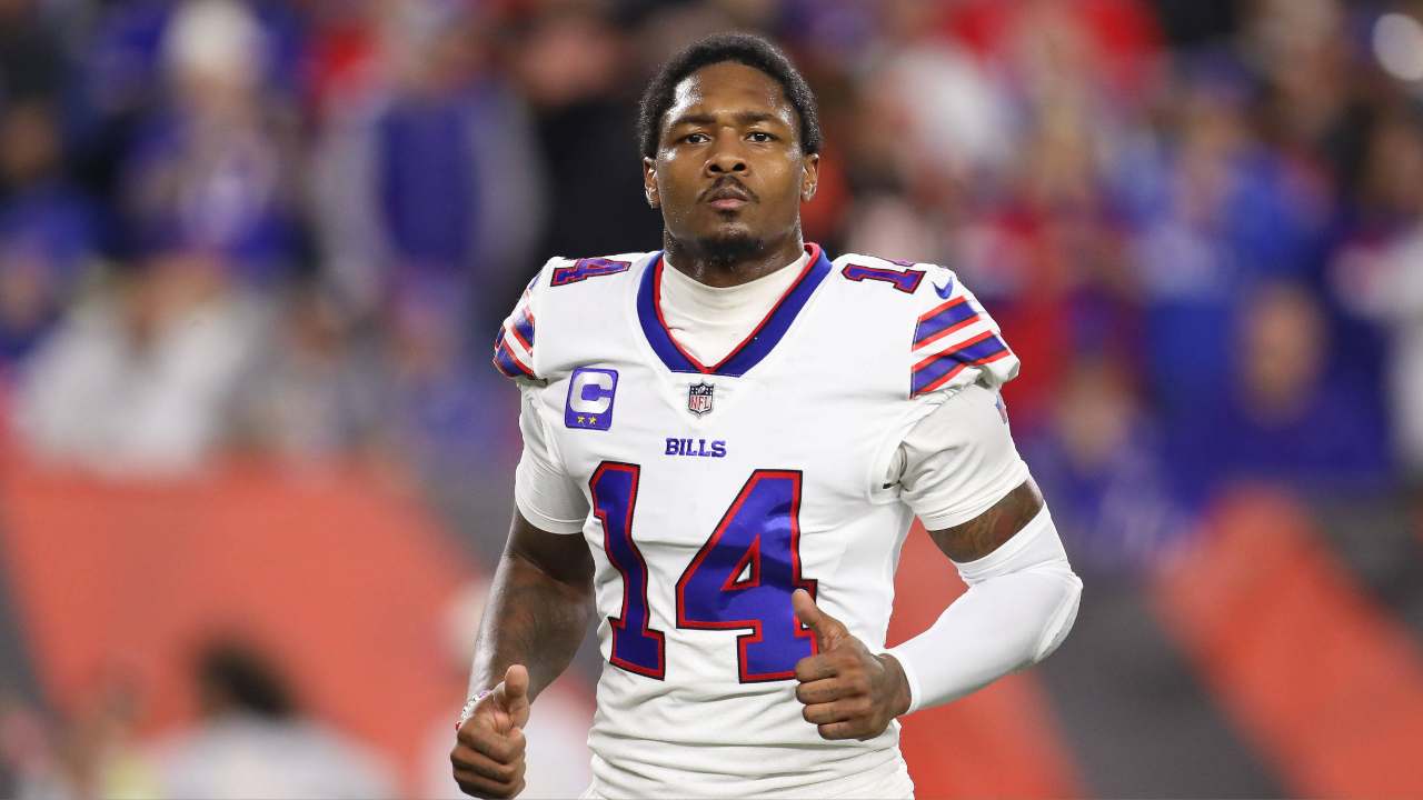 Bills WR Stefon Diggs gets voted as team captain for third year in a row despite the off-season antics