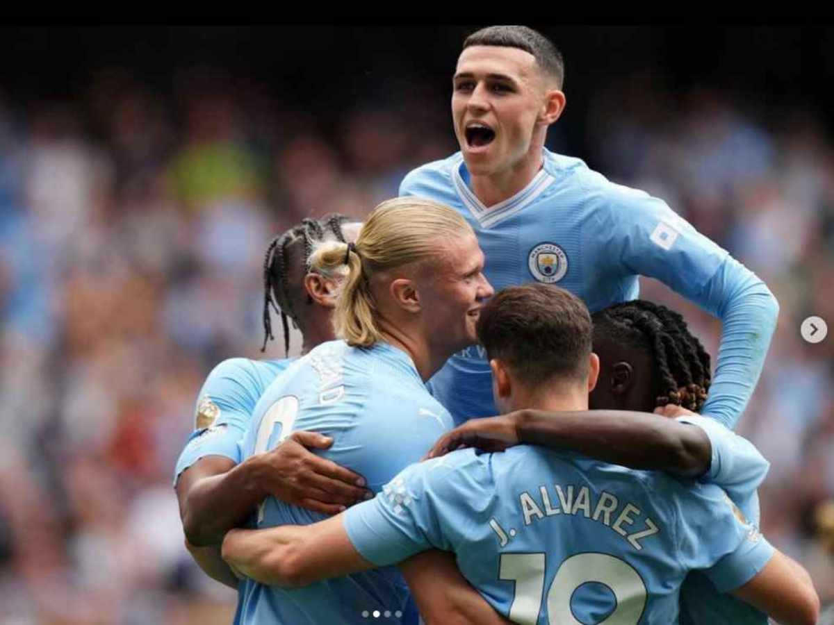 Manchester City celebrating Goals against Fulham 