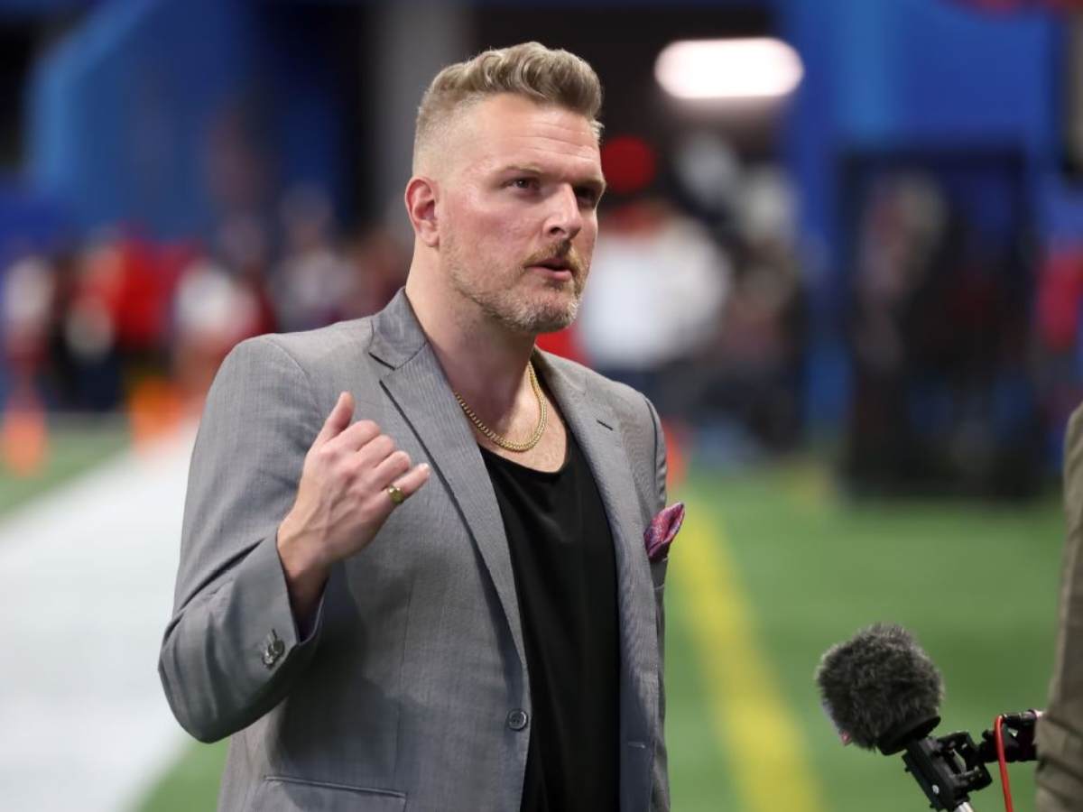 WATCH: Pat McAfee loses his mind over Texas QB Quinn Ewers’ near 50-yard dime for a ‘magnifecent’ touchdown against Alabama
