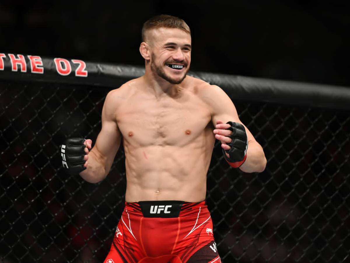 “Tell me again how MMA doesn’t have positive impact” – English UFC fighter shares melts hearts of fans after sharing emotional message from mother of inspired son