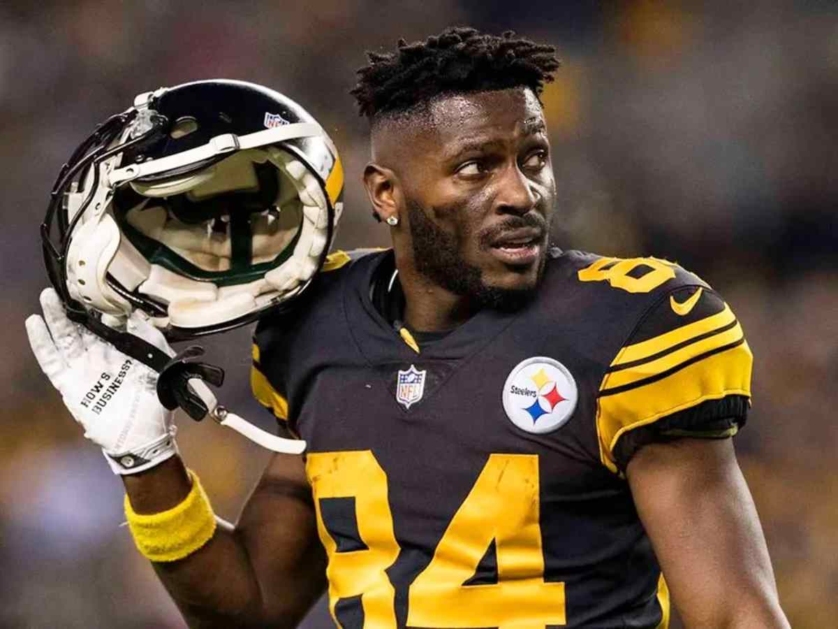 Antonio Brown in Pittsburgh Steelers uniform