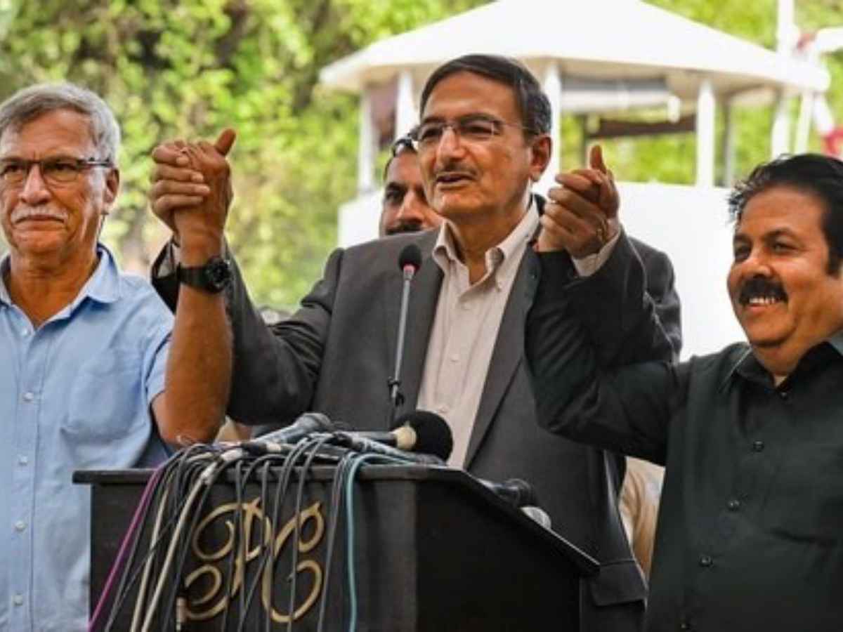 Zaka Ashraf takes U-turn after his “Dushman Mulk” comment triggered controversy and lauds India for giving warm reception to Pakistan players