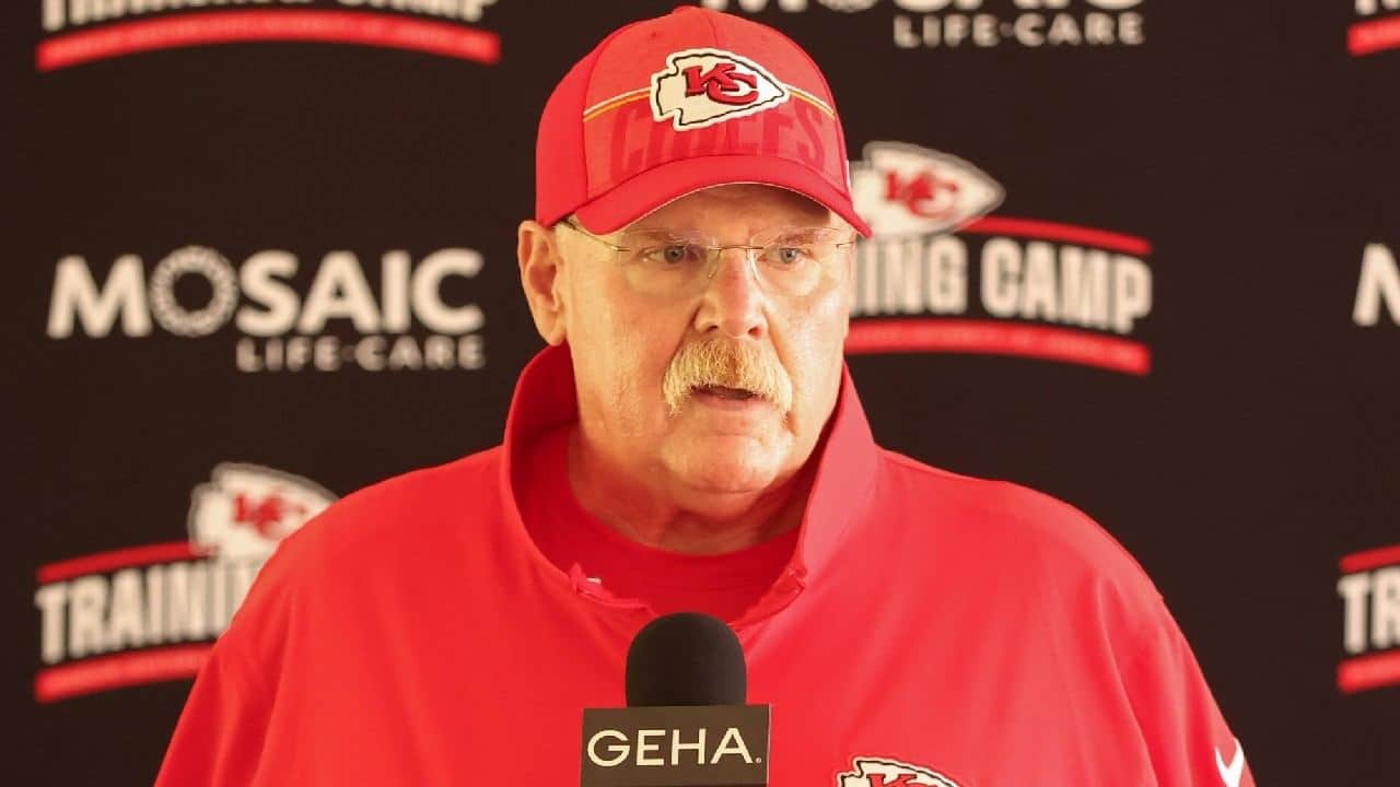 “He already threw in the towel!” – Andy Reid’s decision of ‘not punting’ from his own 30, on 4th and 25 against the Lions has fans questioning the Chiefs HC’s call