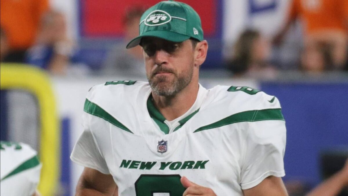 “He got involved in psychedelics,” Newsmax’s Greg Kelly accuses Aaron Rodgers’ bone-chilling Achilles injury due to Ayahuasca use and not going to church
