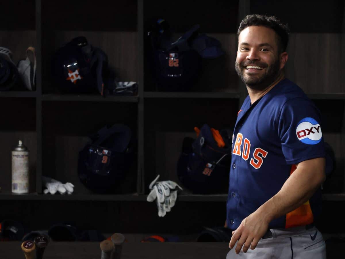 “This is unreal” – MLB Twitter reacts as Jose Altuve SLAMS three consecutive home runs in 14-1 blowout win over Texas Rangers