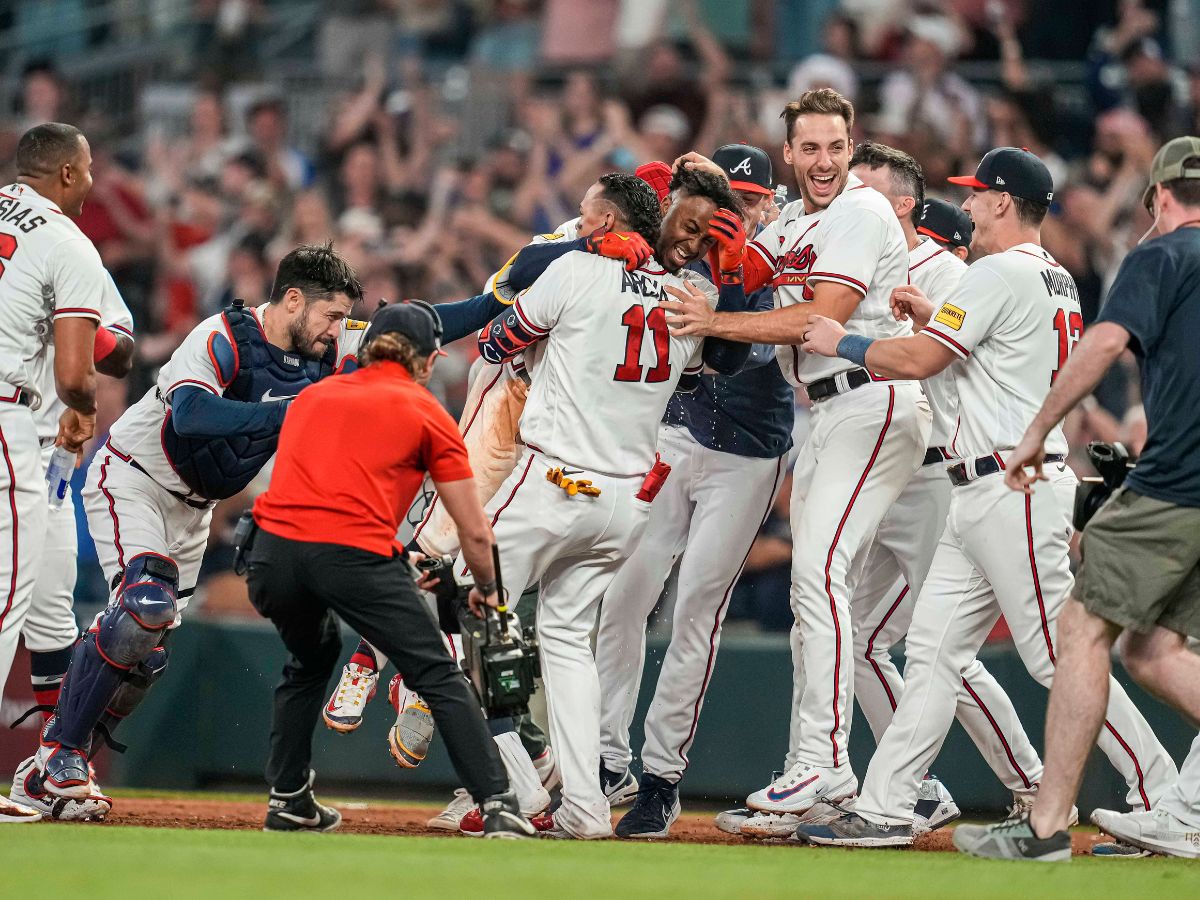 WATCH: Atlanta Braves claim sixth CONSECUTIVE division title following 4-1 triumph over Philadelphia Phillies