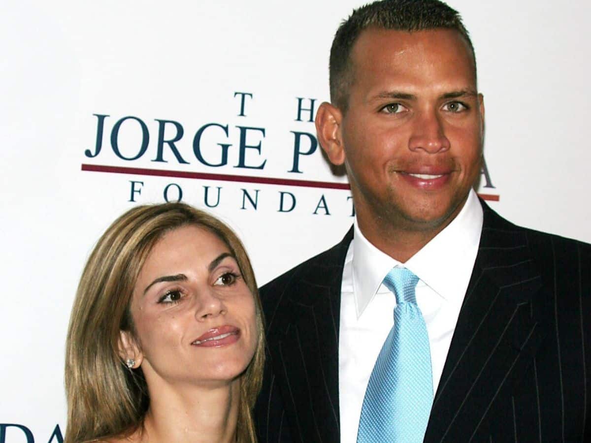 Alex Rodriguez’ ex-wife Cynthia Scurtis REVEALS that former MLB star texts daughter ‘too much’ at college