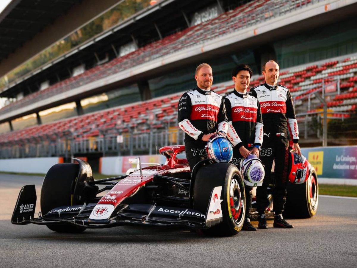 Valtteri Bottas, Guanyu Zhou and Robert Kubica