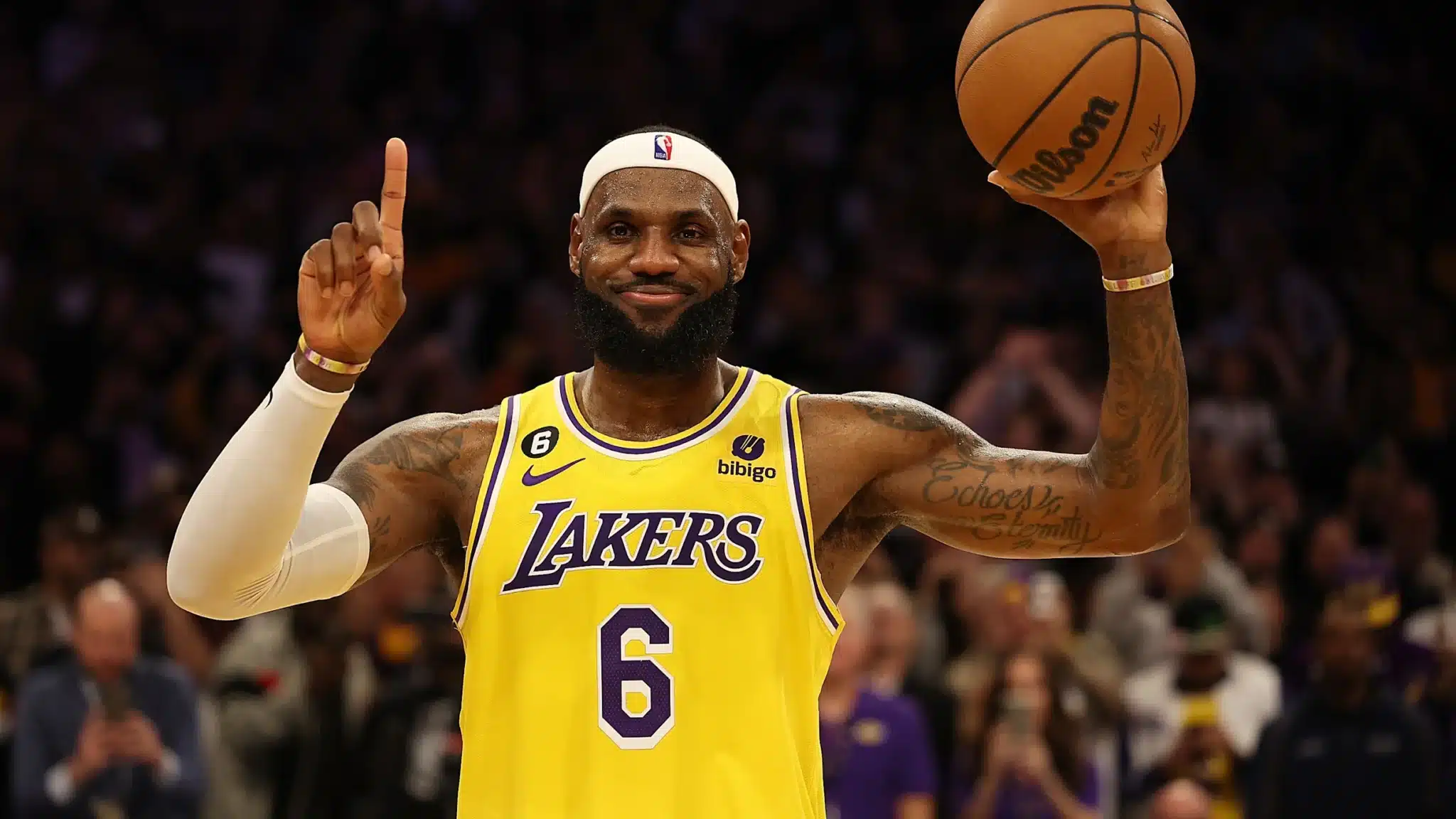 WATCH: “I’m a bad motherf***er” – LeBron James HUMILIATES former Lakers teammate with trademark shot