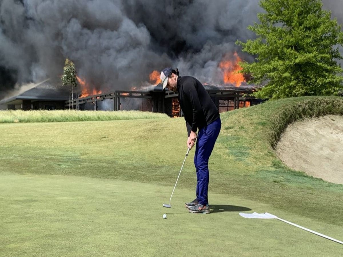 A golf clubhouse has burnt down in the Yarra Valley