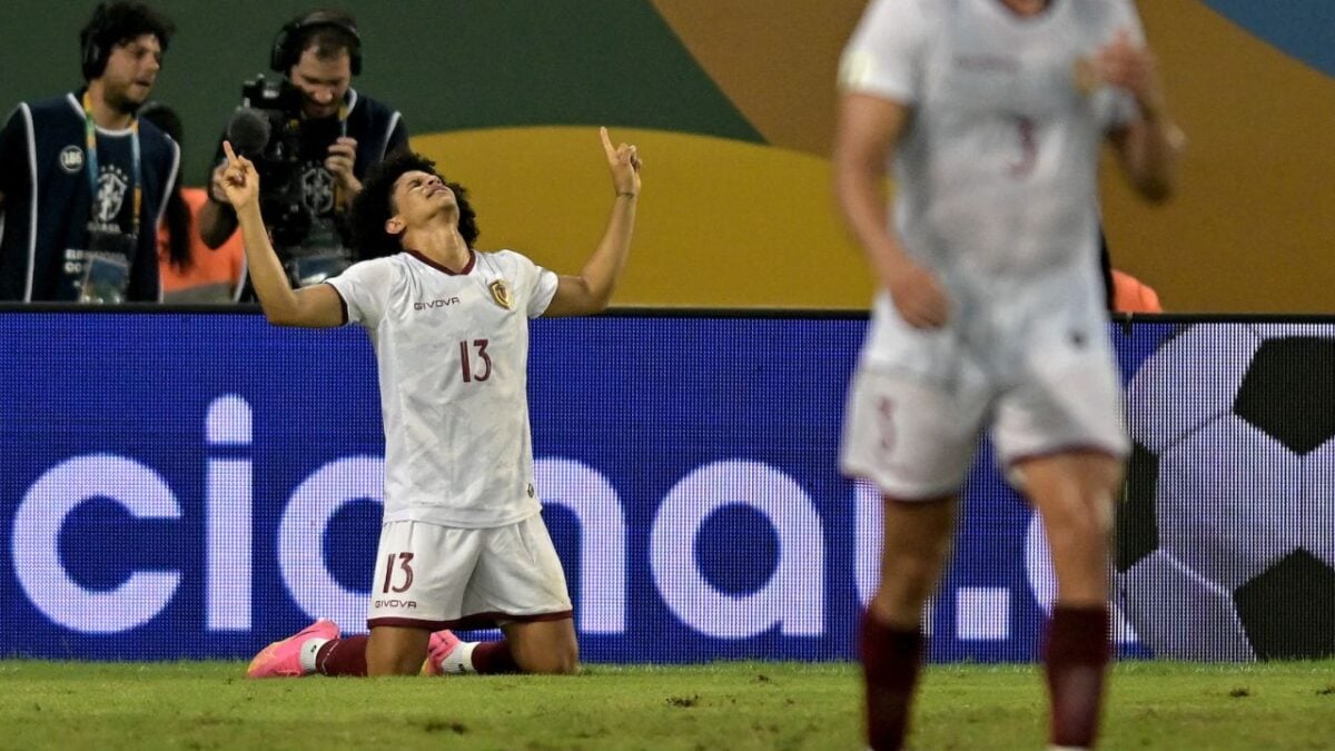 Eduard Bello celebrating after scoring for Venezuela