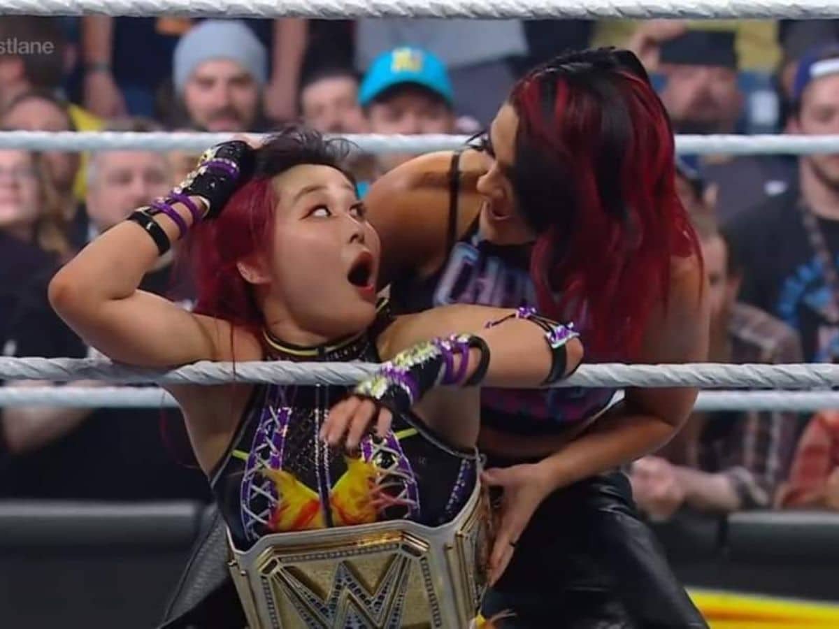 WATCH: Persistent Bayley saves Iyo Sky from the jaws of defeat at WWE Fastlane 