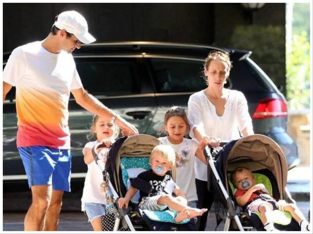 Federer with family