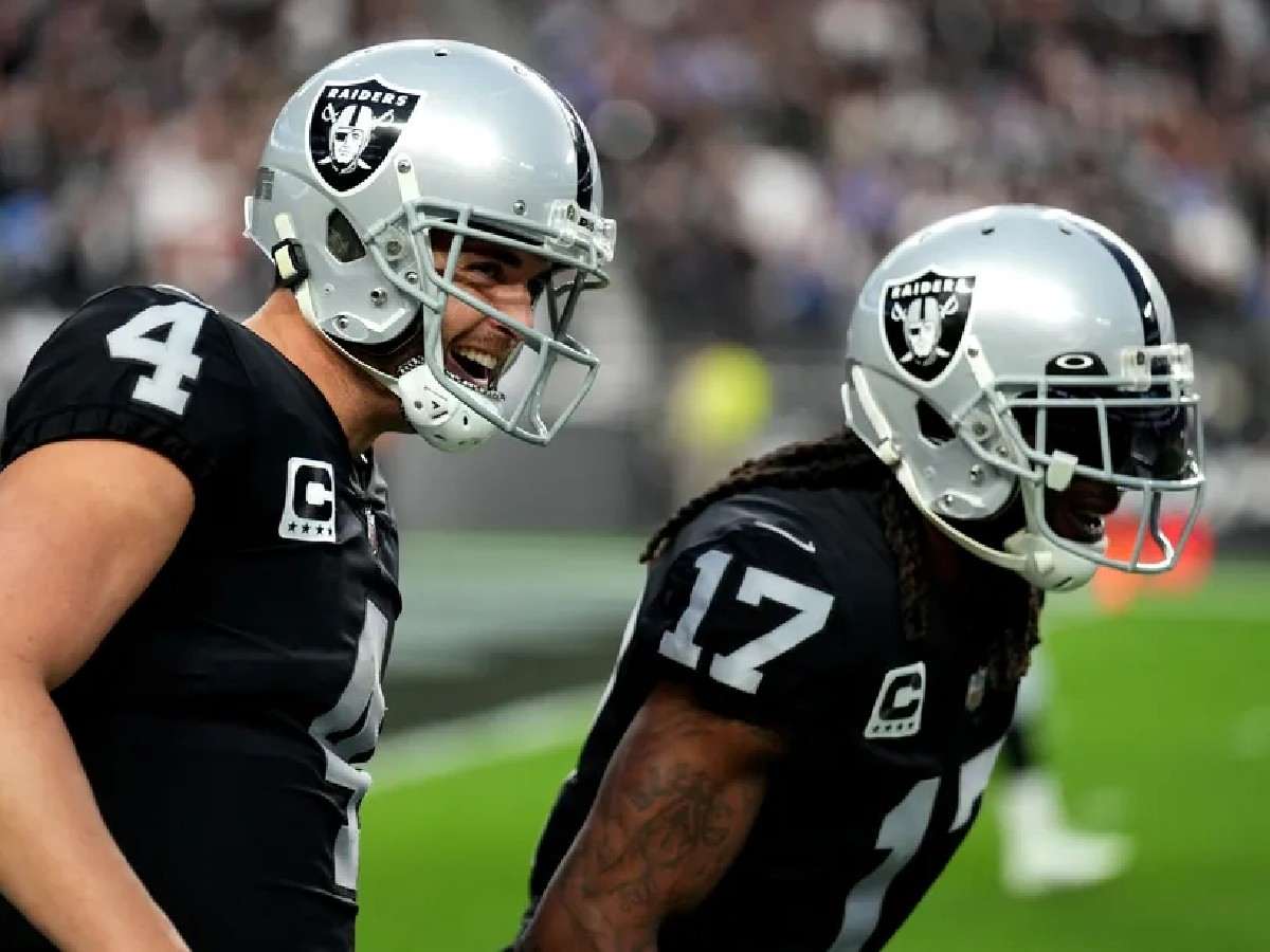 Derek Carr and Davante Adams