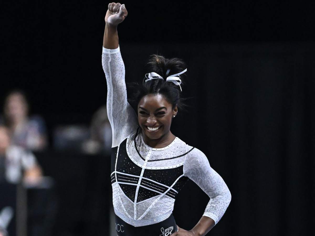 Simone Biles leads United States to seventh CONSECUTIVE women’s team gold medal at the World Gymnastics Championships