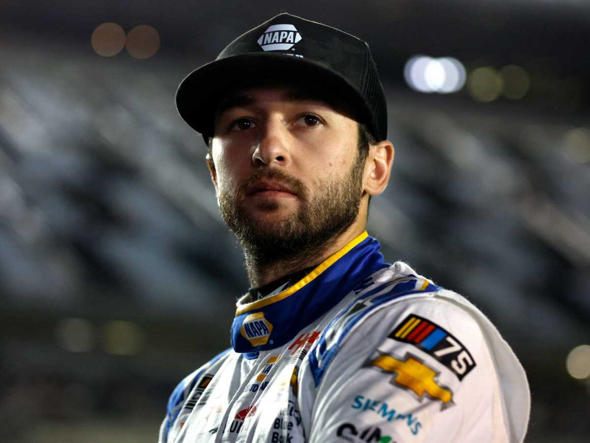 Chase Elliott claims he fulfilled his “dream” by ending Hooters’ winless streak in NASCAR at Texas