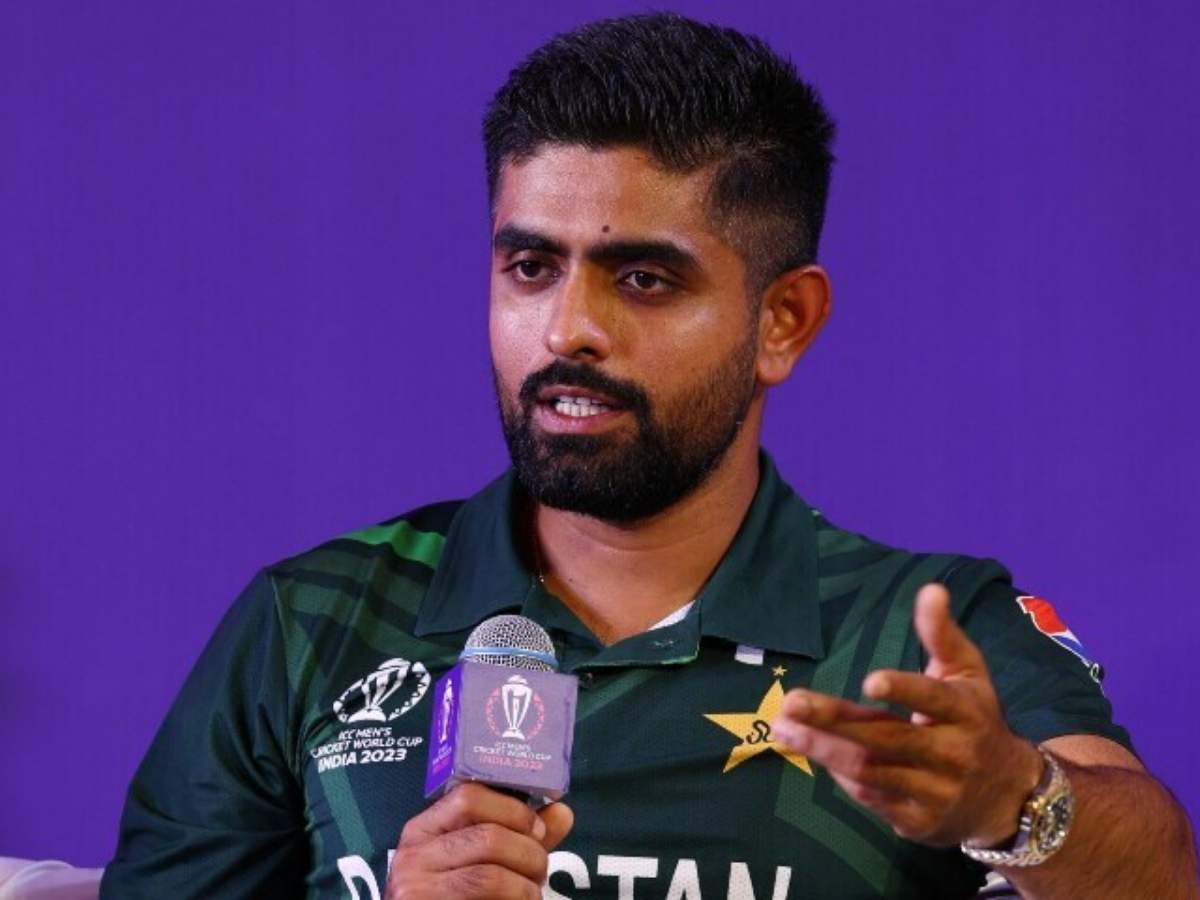 "Sau baari bata chuke hain," Babar Azam gives no-nonsense reply to Ravi Shastri's Hyderabi BIRYANI question