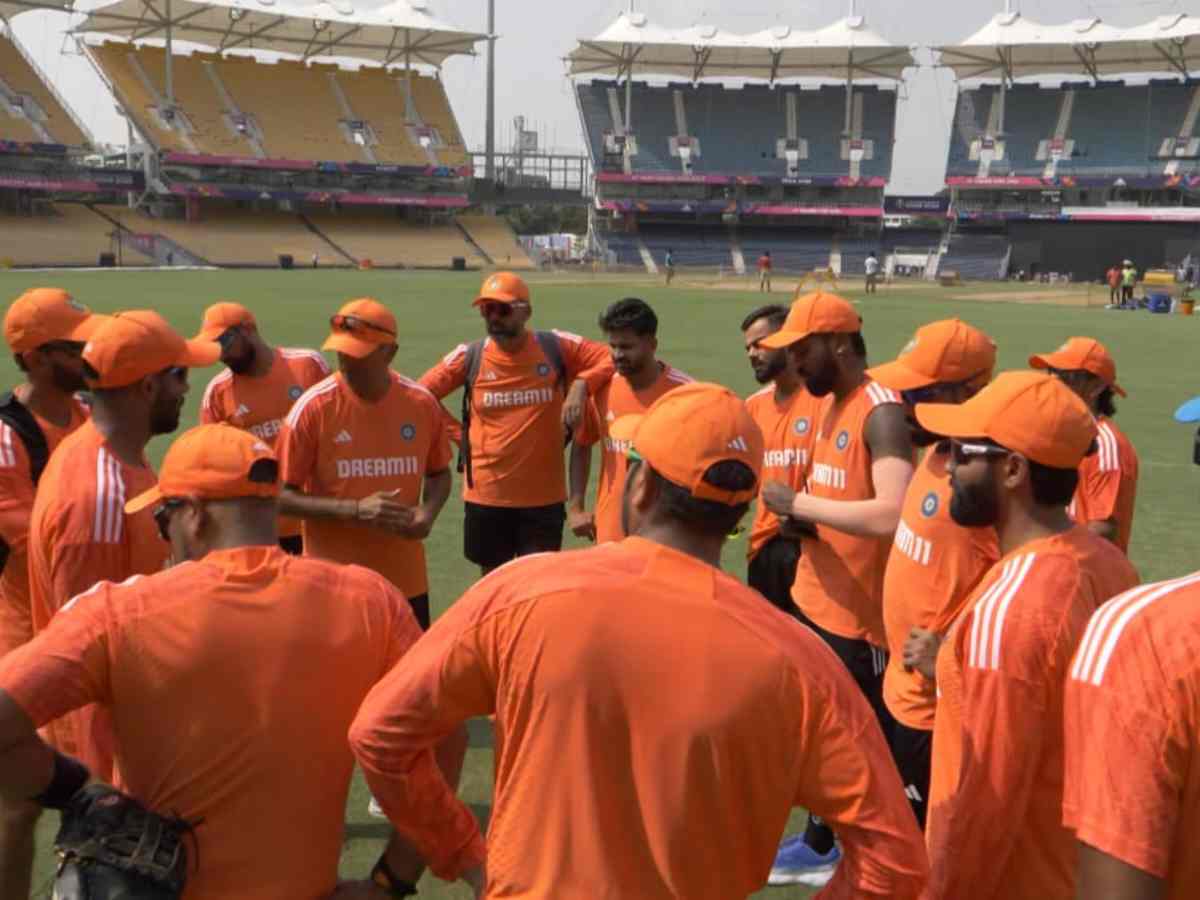 “Mera food nahi pohucha bhai abhi tak”- Orange training kit for cricketers reminds fans of delivery boys of Swiggy