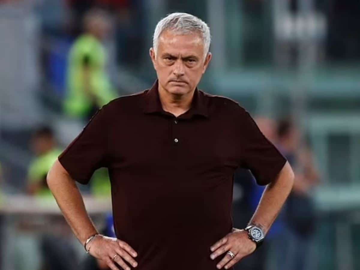 “No way they want to sack the special one”- Fans amused over reports of Roma considering SACKING Jose Mourinho if the club loses this weekend