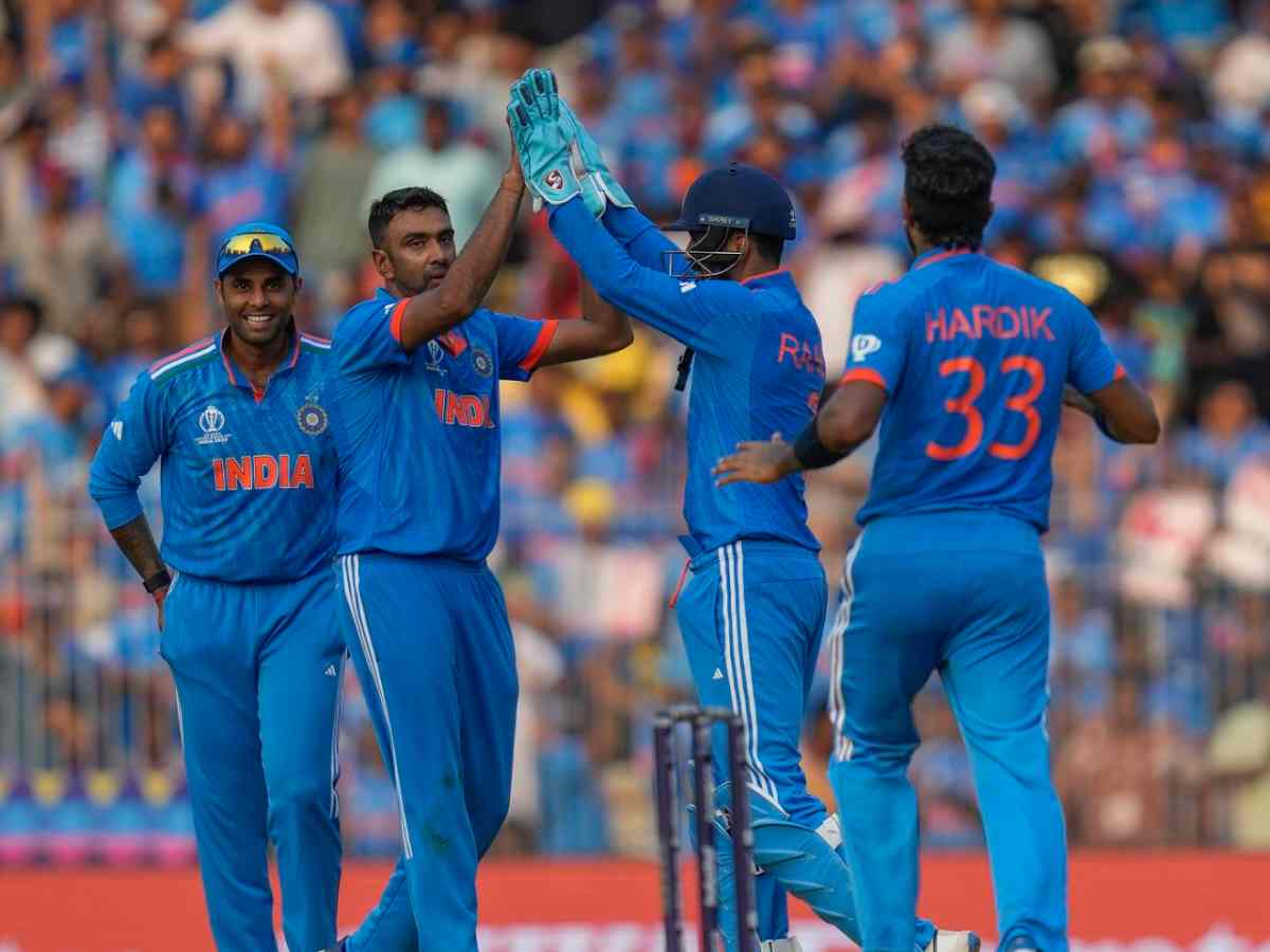 "Stayed in the same place," Ravichandran Ashwin reveals SUPERSTITION after Mitchell Marsh dropped Virat Kohli's catch