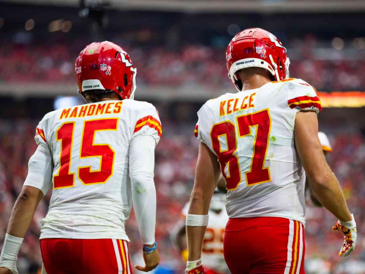 Patrick Mahomes (L) and Travis Kelce (R)