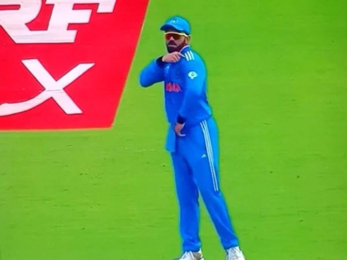 Virat Kohli FORGETS to wear a jersey with tricolor stripes for India vs Pakistan match, leaves field to wear correct one