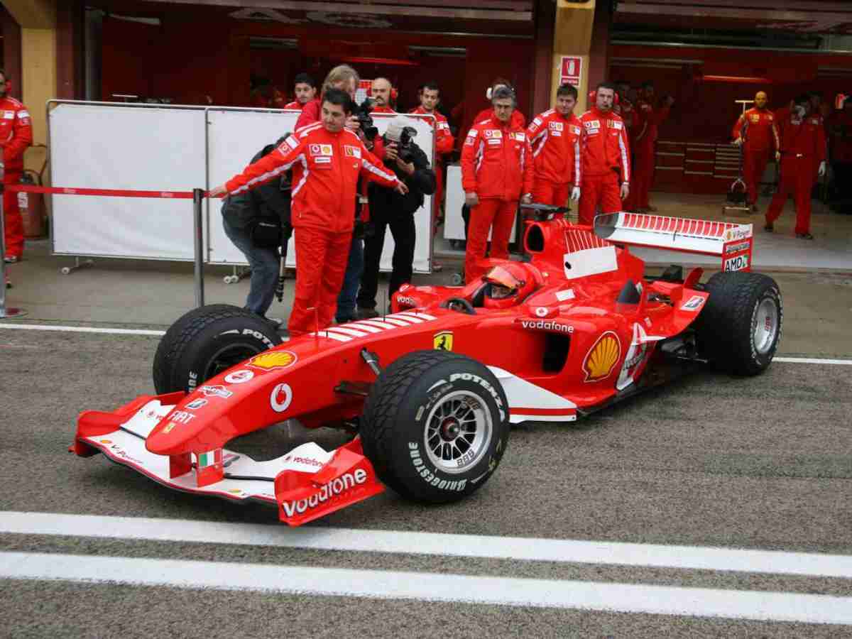 Valentino Rossi testing the Ferrari F2004 at Fiorano (image via F1i.com)