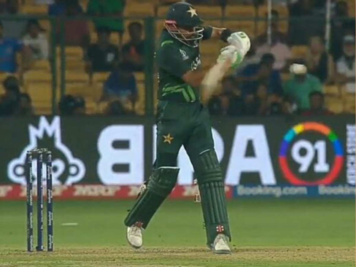 Netizens slam Babar Azam for another failure in World Cup match against Australia