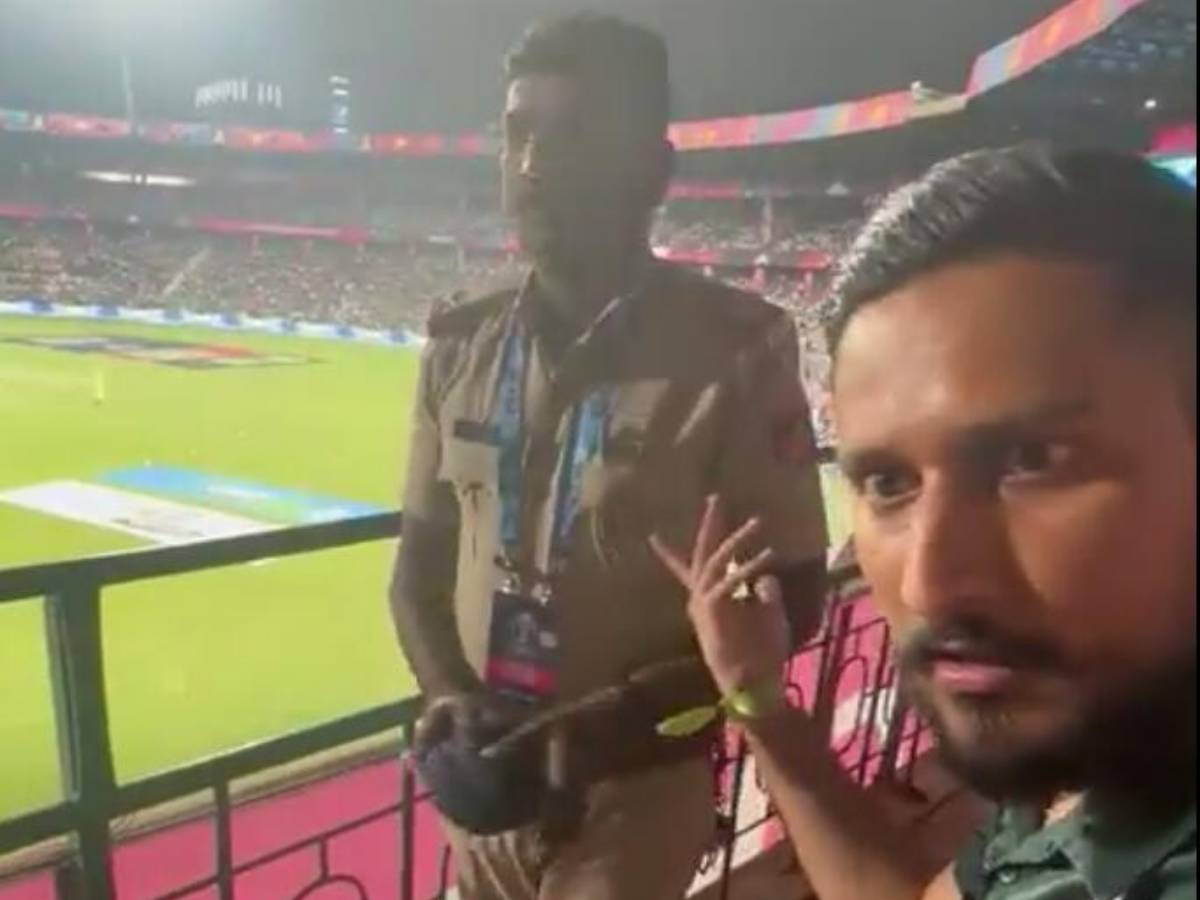 WATCH: Pakistani fan STOPPED by police from chanting ‘Pakistan Zindabad’ in Bengaluru, netizens react