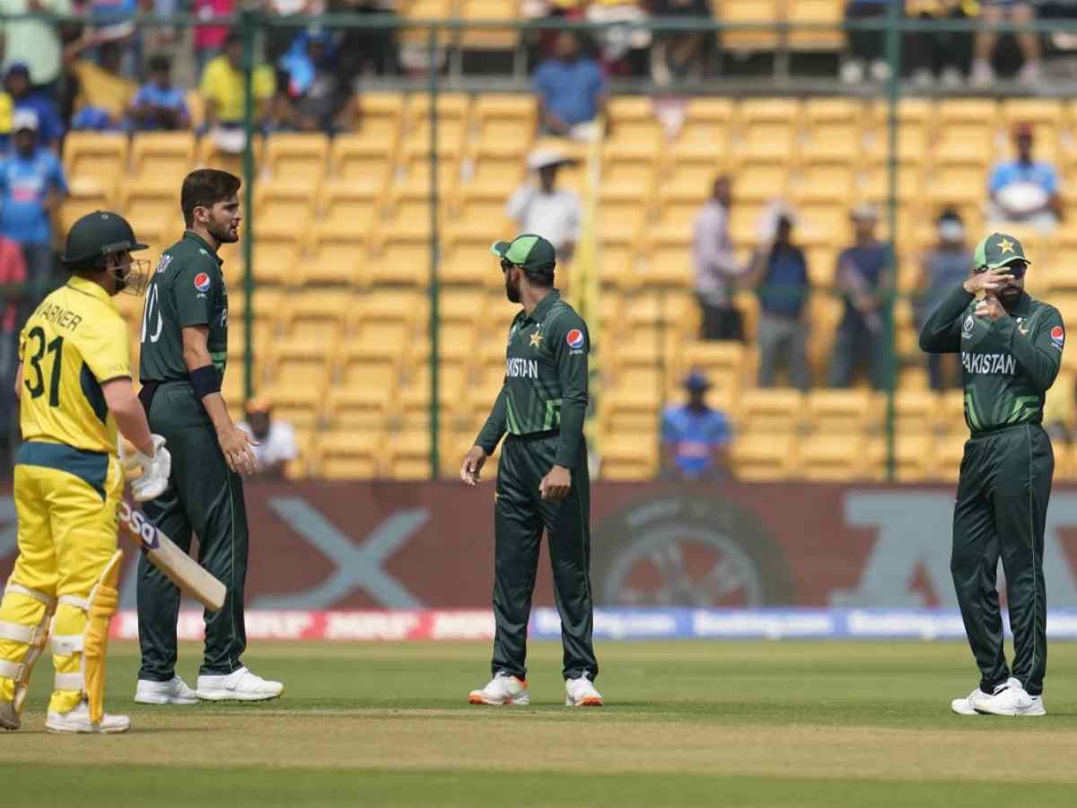 Pakistani fan STOPPED by police from chanting 'Pakistan Zindabad' in Bengaluru