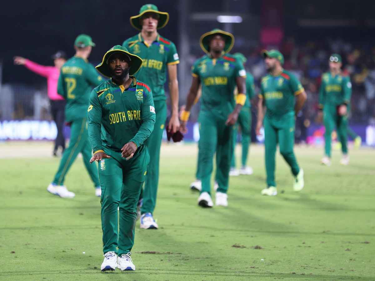 "Ab calculator nikal lo padosiyo"- Netizens stupefied as South Africa pull off nervy win over Pakistan in World Cup for first time in 23 years