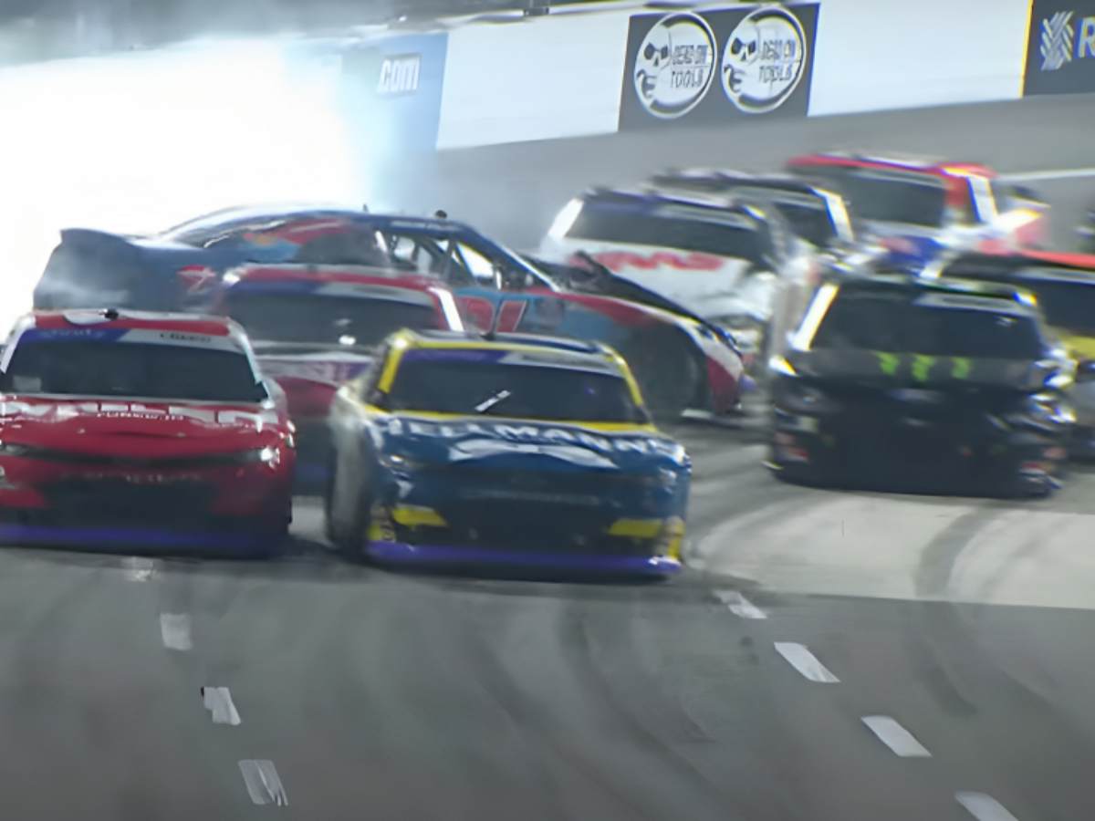 WATCH: “Toolbag move… total d**k move”- Fans go into frenzy over the last lap clash between Sheldon Creed and Austin Hill at Martinsville