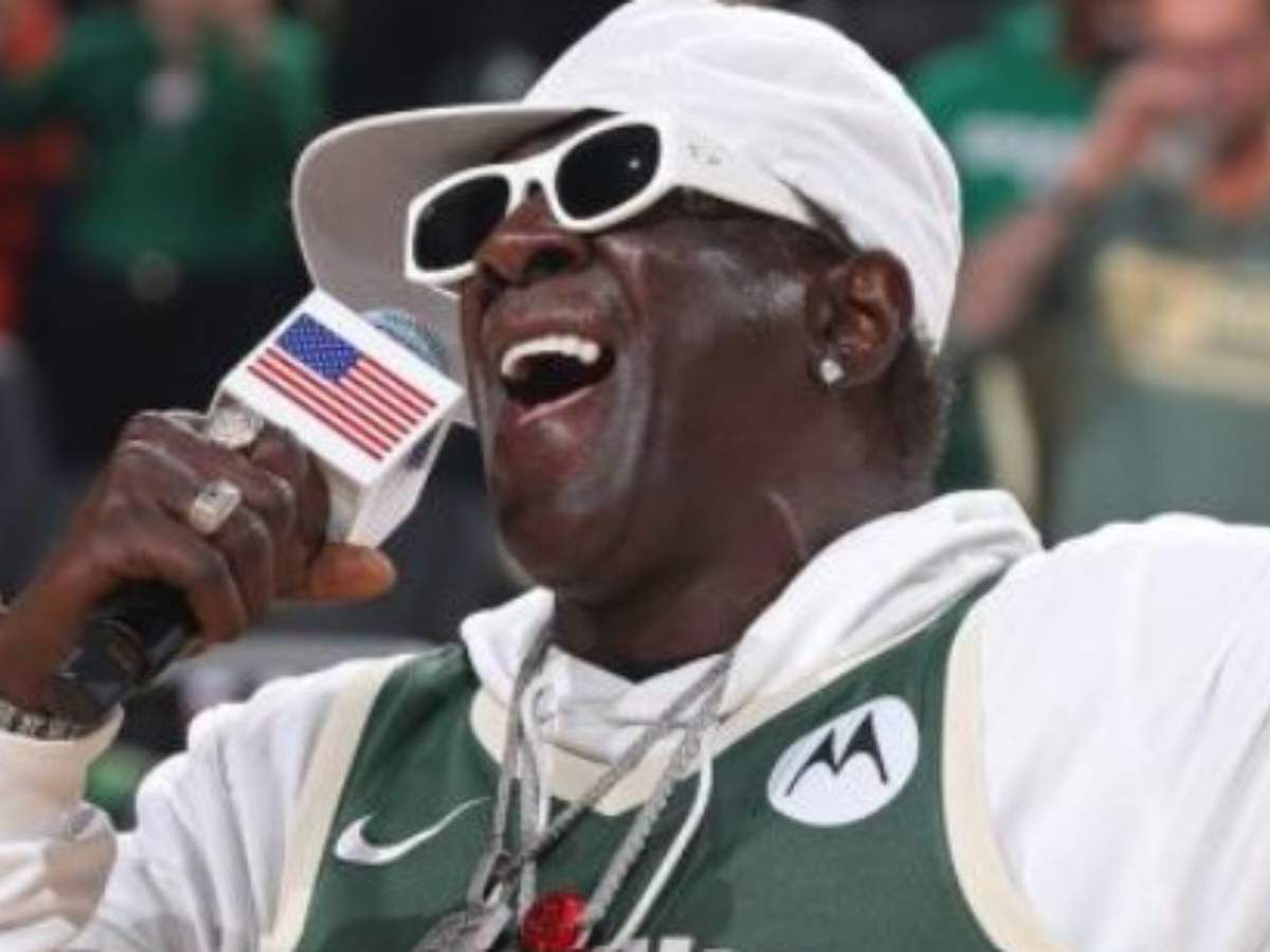 America is a fking joke” – ‘Crkhead’ Flavor Flav does BIZARRE rendition of national anthem before Bucks’ loss, NBA fans voice anger