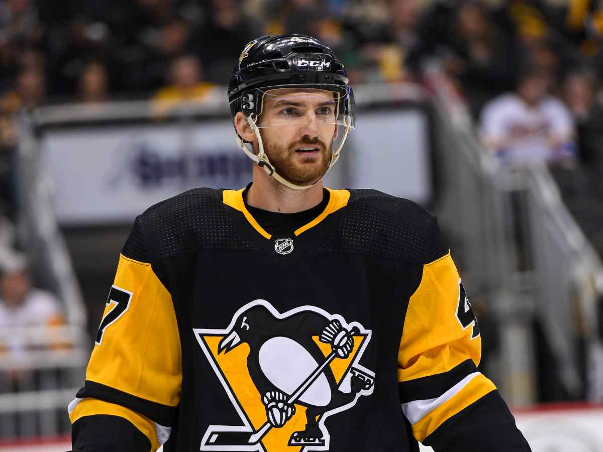 Pittsburgh Penguins Left Wing Adam Johnson