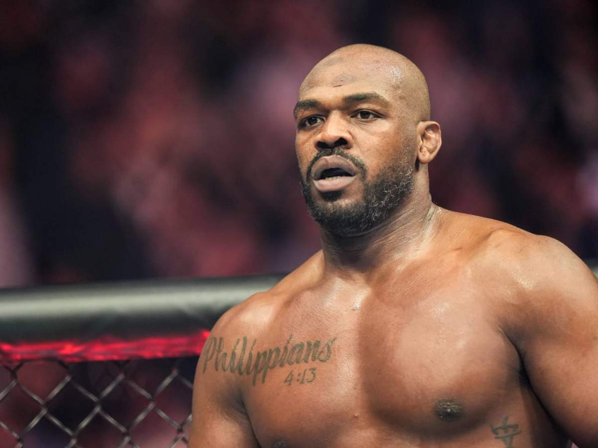 “Acting like a clown” – Jon Jones sends fans into frenzy with revealing video post-surgery on torn pectoral muscle