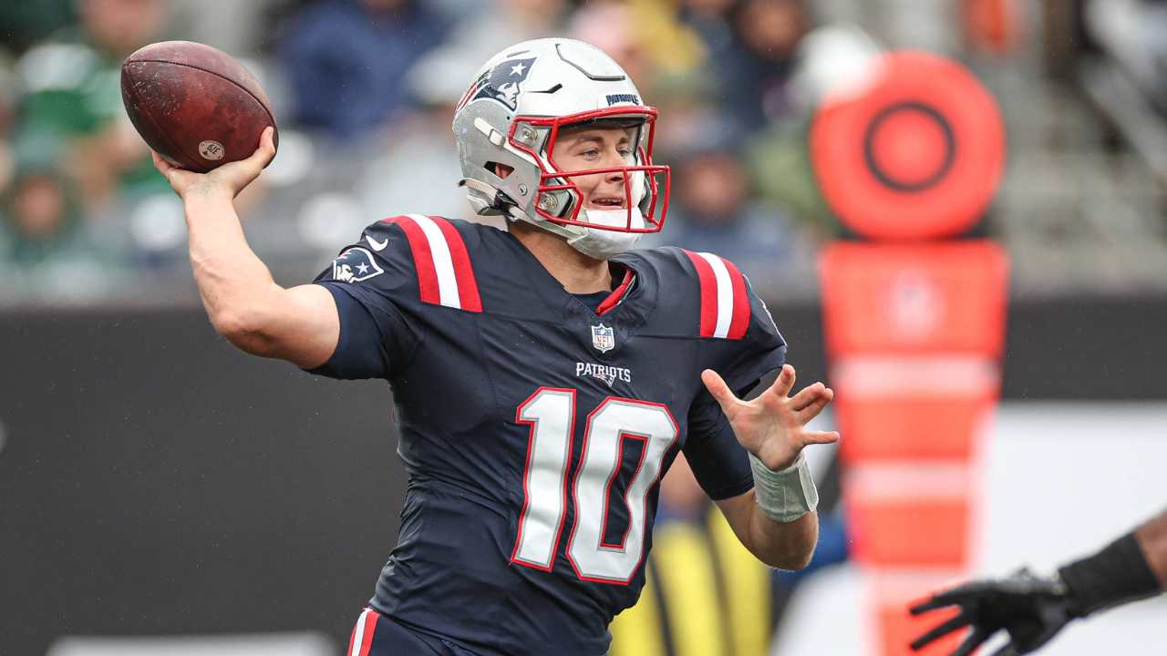 Patriots QB Mac Jones reportedly dubs his offensive weapons as ‘garbage’ claiming he can’t make the meal taste good despite being a good cook