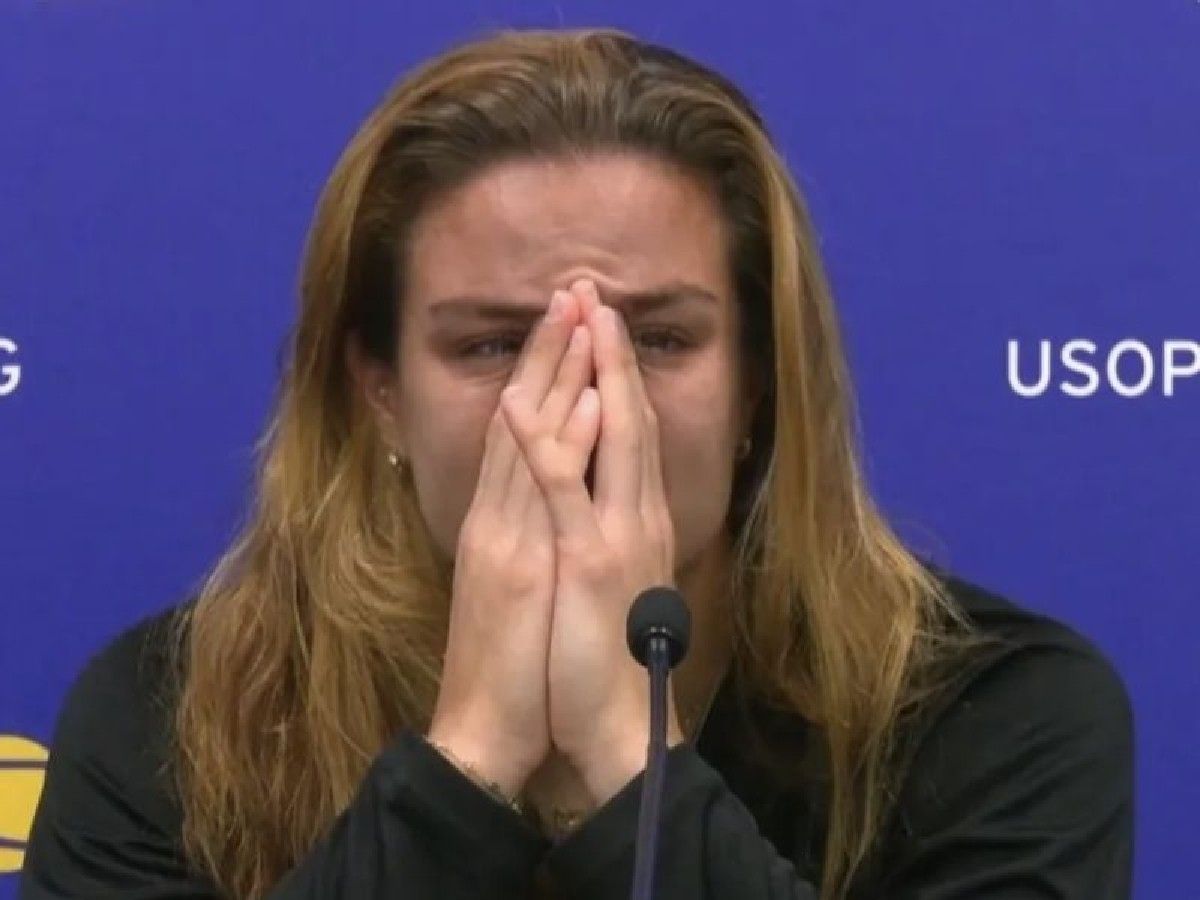 “No one likes to get chopped,” Maria Sakkari breaks down on the court after a horror start to her 2023 WTA Finals campaign as Aryna Sabalenka does a demolition job