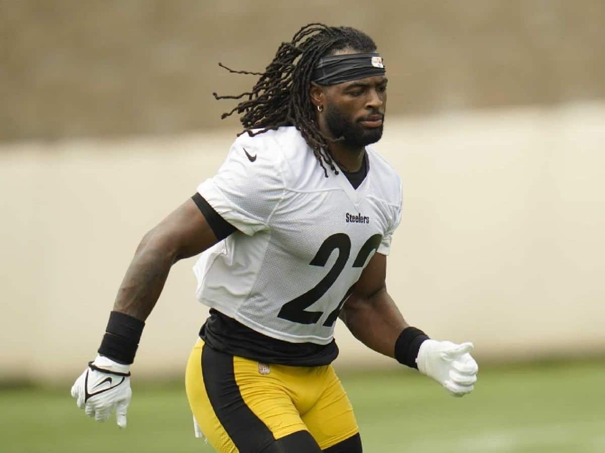 Steelers RB Najee Harris defends the coaches claiming the team has to play better following ‘tough’ loss to Texans as OC Matt Canada faces fans’ wrath 