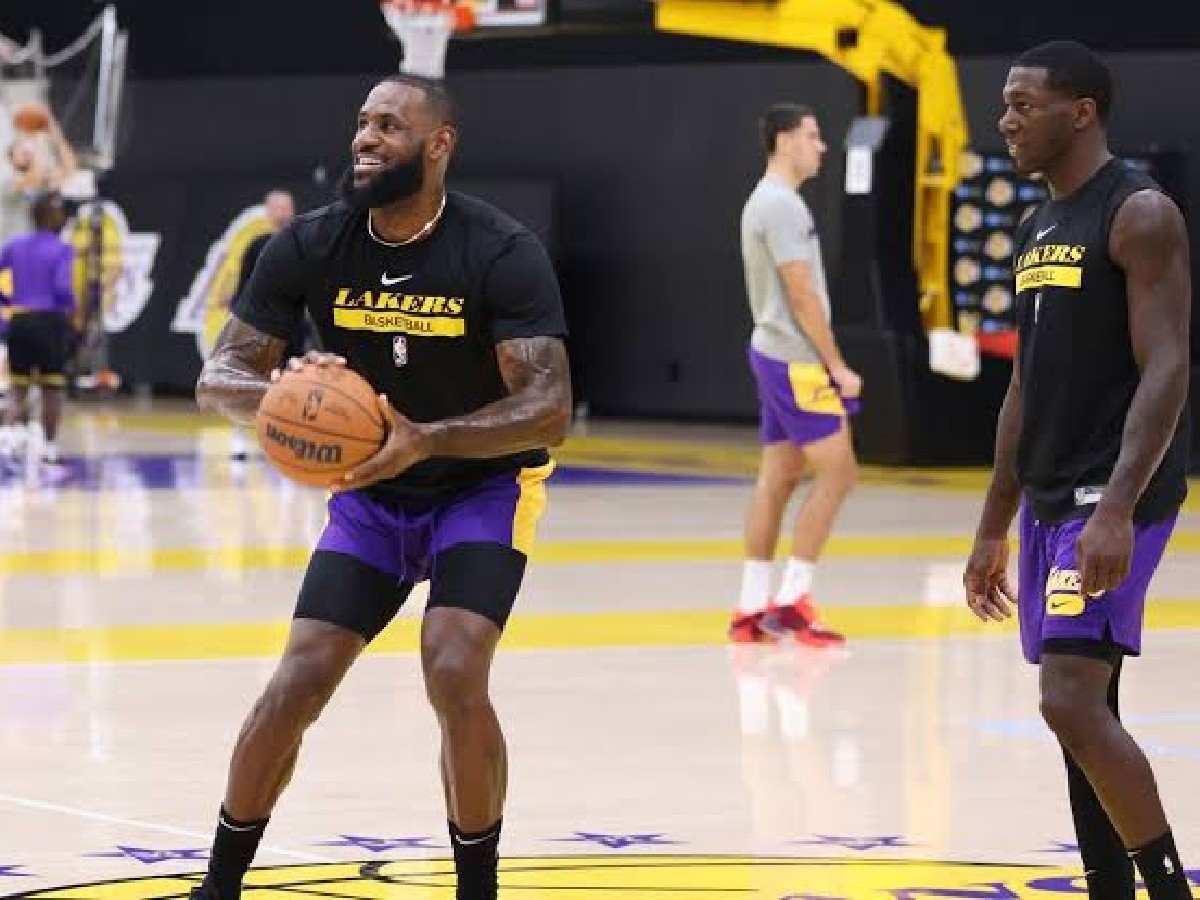 “Making old man noises” – Latest LeBron James video leaves fans WORRIED about Lakers superstar’s career